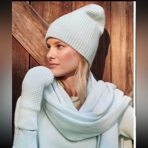 White+warren cashmere Beanie waffles light blue hat